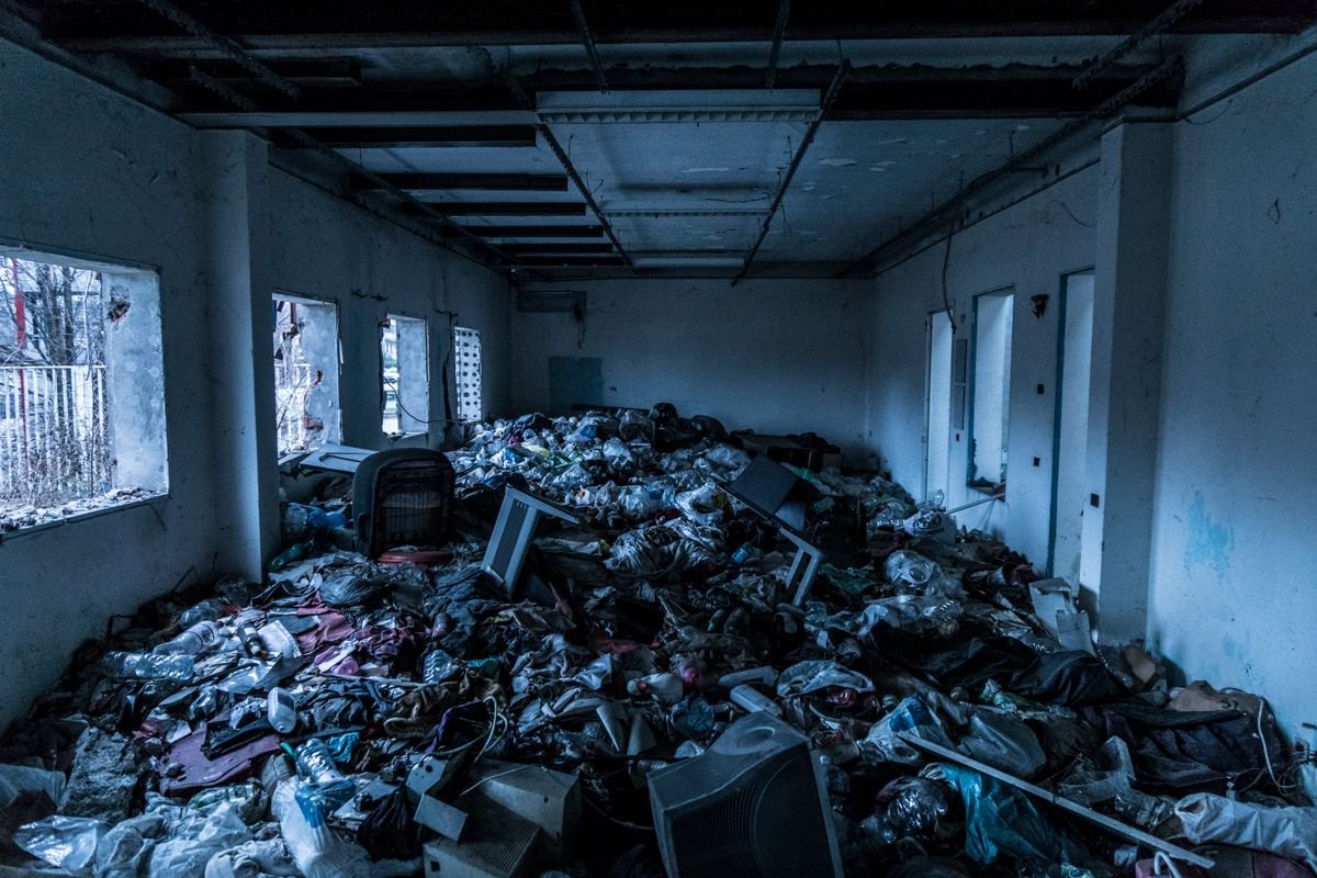 Intérieur très encombré nécessitant une remise à zéro